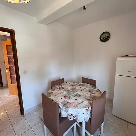 Apartament Julieta With Balcony And Grill - By Ta Leut Agency