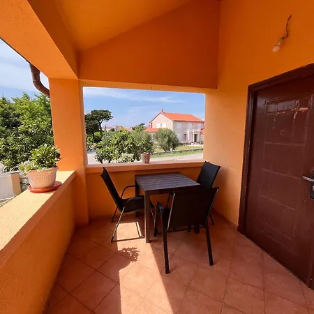 Apartament Julieta With Balcony And Grill - By Ta Leut Agency Privlaka (Zadar)