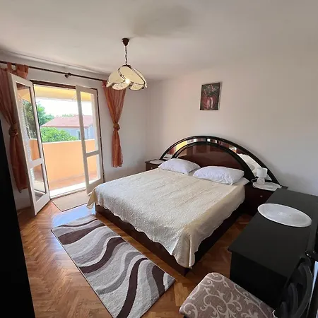 Julieta With Balcony And Grill - By Ta Leut Agency Apartament *