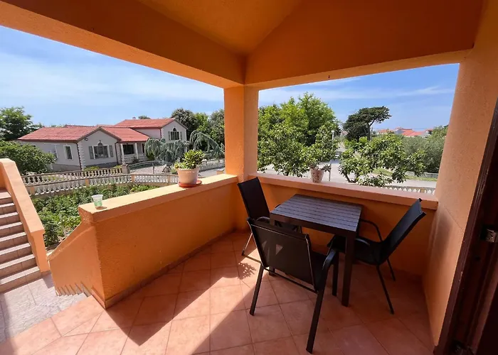 Julieta With Balcony And Grill - By Ta Leut Agency